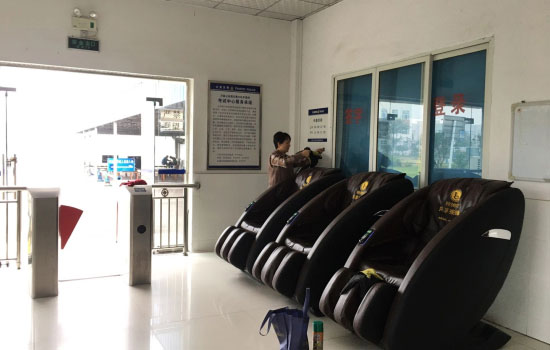 春天印象还是kgc按摩椅好